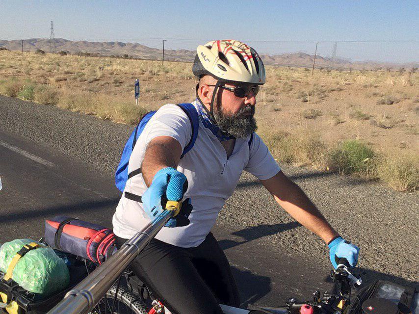 دوچرخه سوار کاشمری زادگاه تا مزار شیخ احمد جامی را رکاب می‎زند