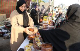 دومین جشنواره شیره انگور در کاشمر برگزار شد