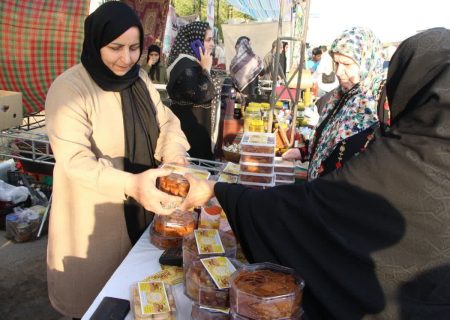 دومین جشنواره شیره انگور در کاشمر برگزار شد