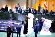 هدف تندروها، کشیدن پای کشور به جنگ و درگیری است