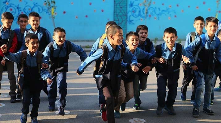 زنگ مدرسه که میخورد، زندگی دوباره شروع میشود