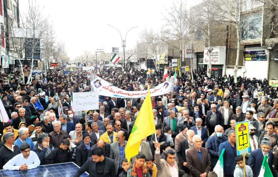 صاحبان اصلی انقلاب اسلامی ایران مردم هستند